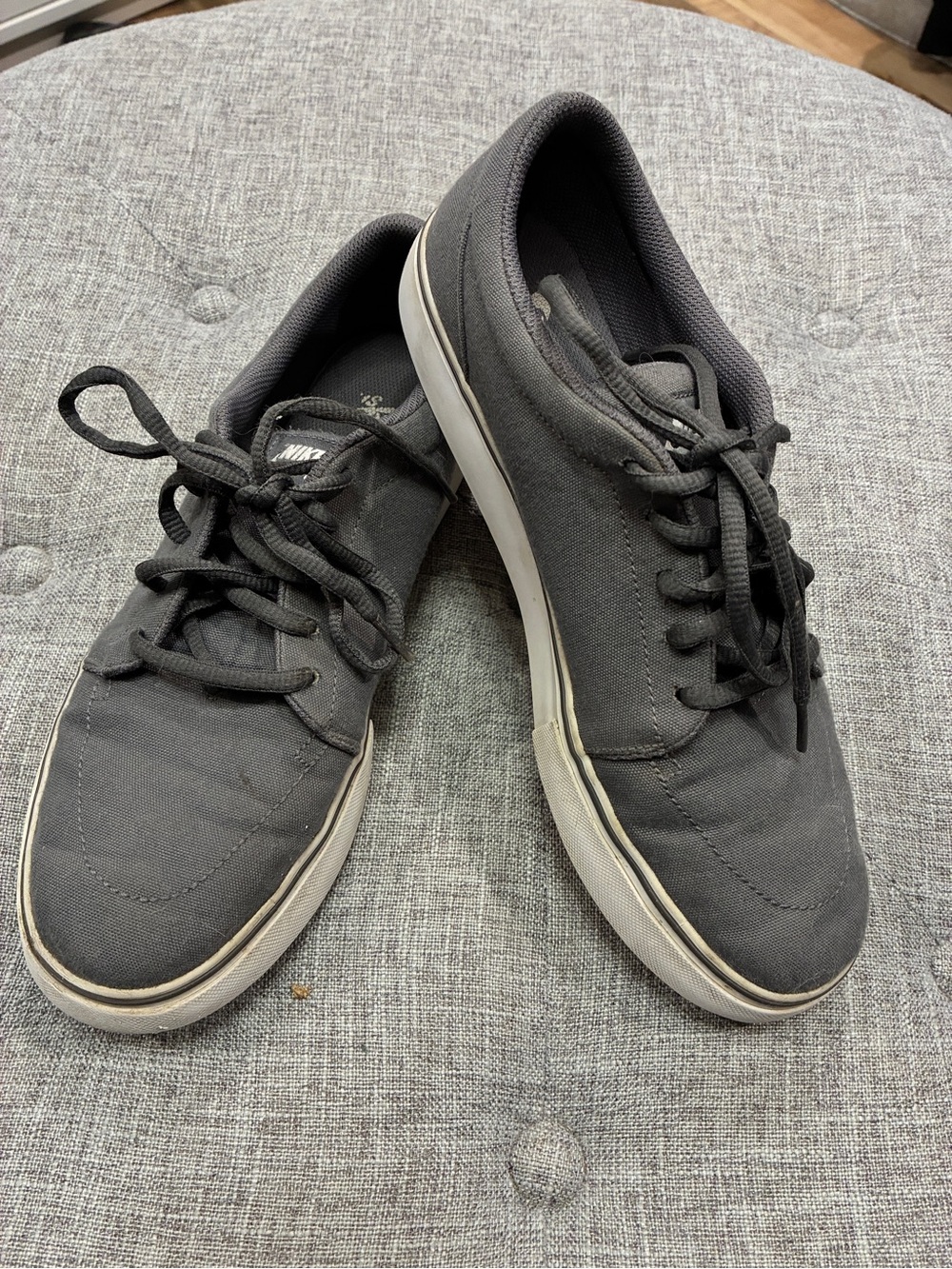 Nike SB Satire Skate Shoes Mens US 8 Gray White Swoosh Low Top Sneakers